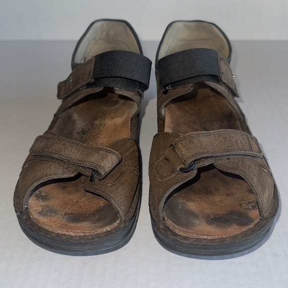 Finn Comfort Brown And Black Samara Sandals - Picture 9 of 15